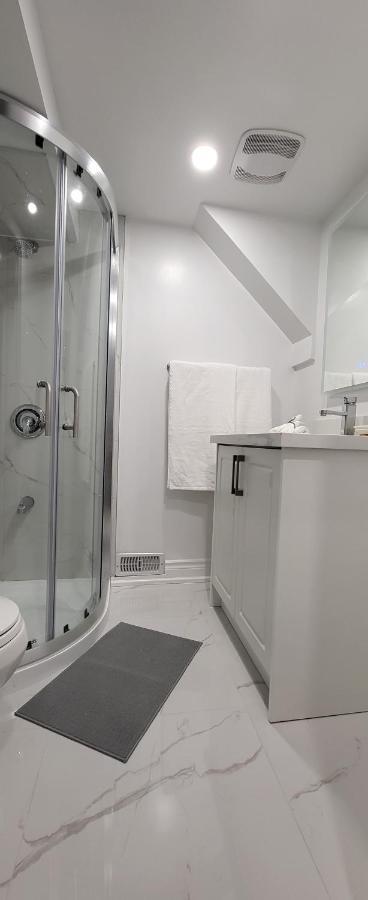 Queen Bedroom With Private Washroom Near 401, 404, Dvp, Markham, North York, Free Parking Toronto Exteriér fotografie